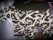 Lg Sleeves warm Pullover in Ramstein, Germany