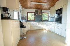 July 1st-Boeblingen - big garden - fitness center - fully furnished - sunny place newly renovated in Stuttgart, GE