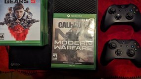 Xbox One, 500GB, 2 controllers, 11 games, 220v in Stuttgart, GE