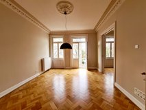 Beautiful Apartment next to Kurpark and the Hainerberg area! in Wiesbaden, GE