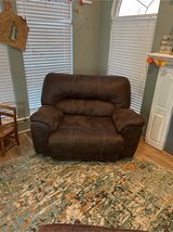 oversized recliner in Alamogordo, New Mexico