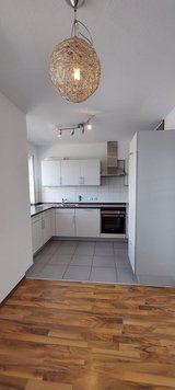 LIGHT-FLOODED APARTMENT in WALDENBUCH: Biking, Nature, close to Barracks in Stuttgart, GE