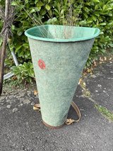 grape bucket from the Mosel ...ideal decoration in Spangdahlem, Germany