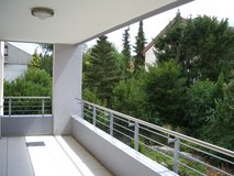 3BR, 3 min. Panzer, Beautiful modern apart. in prime location in Stuttgart, GE