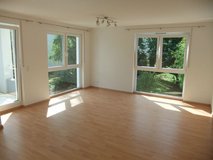 3 BR, 3 min. Panzer, Beautiful modern apart. in prime location in Stuttgart, GE