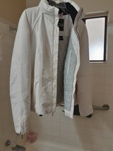 Ladies White Winter Coat in Alamogordo, New Mexico