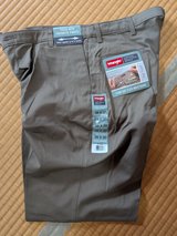 Men's Wrangler brown pants flex waistband (NEW) 38x30 in Okinawa, Japan