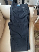 Columbia Capris open leg in Ramstein, Germany