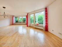 FAMILY-FRIENDLY duplex with garden & sauna – 10 minutes from Panzer ST.SÄW21/1.3211 in Stuttgart, GE