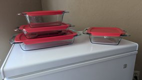 Pyrex 8 piece Baking set NEW in Lawton, Oklahoma