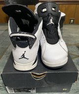 Jordans black and white size 3 in Warner Robins, Georgia