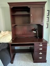 Ethan Allen Desk/Vanity with Hutch in Lockport, Illinois