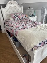 Child’s bedroom set, 4 piece. Great condition. in Stuttgart, GE