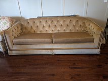 Vintage  Stratford Couch Excellent Condition  Pet Free Home in Fort Campbell, Kentucky