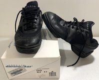 Women's Sz 8-8.5M Capezio Low Top Dansneaker Leather & Mesh Dance / Running Shoes in Lockport, Illinois