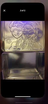 Disney Frozen "Sisters Forever" 3-D Tin Box In great condition in Cincinnati, Ohio