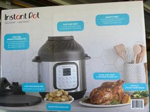 New in box 6qt instant pot plus air fryer lid in Fort Campbell, Kentucky