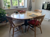 Cherry wood dining room table in Stuttgart, GE