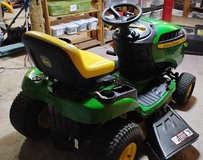 John Deere E110 Lawn Tracker w/ 2 bag Bagger in Camp Lejeune, North Carolina