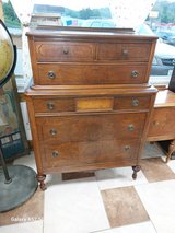 Antique 6 drawer Dresser in Fort Leonard Wood, Missouri