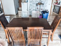 Dining table and 6 chairs in Stuttgart, GE