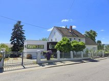 11 MINUTES TO LUCIUS CLAY KASERNE! Free standing house: with kitchen, 4 parking spaces & XXL ter... in Wiesbaden, GE