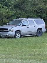 2007 SUBURBAN in Fort Polk, Louisiana