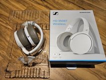 Sennheiser HD 350BT Bluetooth Headphones Excellent Condition * Cleaning out sale. L... in Wiesbaden, GE