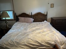 king size bed room set in Oswego, Illinois