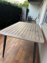 Mighty Outdoor Table in Stuttgart, GE