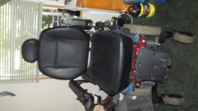 Free electric chair in Cleveland, Texas