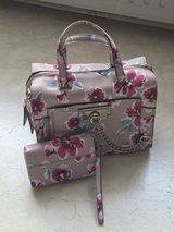 Floral Guess purse with Matching Wallet in Ramstein, Germany