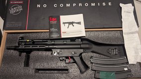 Airsoft sports toy limited edition mp5 in Okinawa, Japan