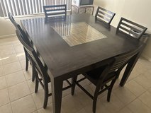 Tall kitchen table in Alamogordo, New Mexico
