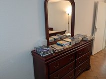Dresser with mirror - great condition; barely used in Stuttgart, GE