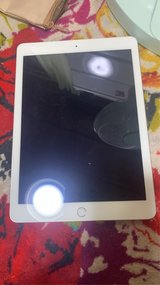 iPad 5th gen , 32 gb gray in Okinawa, Japan