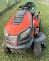 Riding lawnmower in Pleasant View, Tennessee