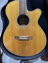 Spruce Top , Rosewood Back Acoustic Guitar in Alamogordo, New Mexico