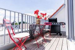 TLA/TDY - loft 2BR 2BA w/ AC, elevator & balcony, 5min to RAB [ref: S914] in Ramstein, Germany