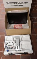 Dell 2208WFPT LCD Monitor in Wiesbaden, GE