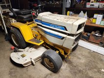 IH TRACTOR HYDROSTAT 1650 CUB CADET in Naperville, Illinois