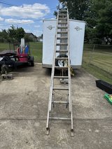 28 Foot Extension Ladder in Elizabethtown, Kentucky
