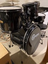 Gammon percussion blink 182 drum set in Plainfield, Illinois