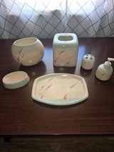 6 PC bathroom set in Alamogordo, New Mexico