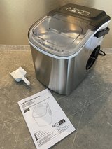 Ice maker makes ice cubes super fast in Ramstein, Germany