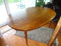 Dining Table, new, oval, solid cherry top and legs in Wiesbaden, GE
