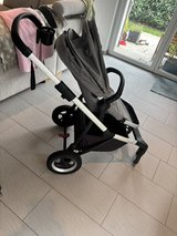 Thule stroller in Stuttgart, GE