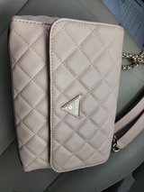 guess handbag barely used in Spangdahlem, Germany
