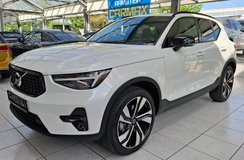 2024 VOLVO XC40 B5 AWD ULTIMATE DARK in Aurora, Illinois
