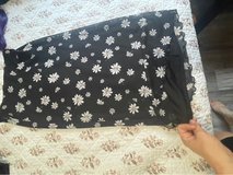 forever 21 size small daisy skirt in The Woodlands, Texas